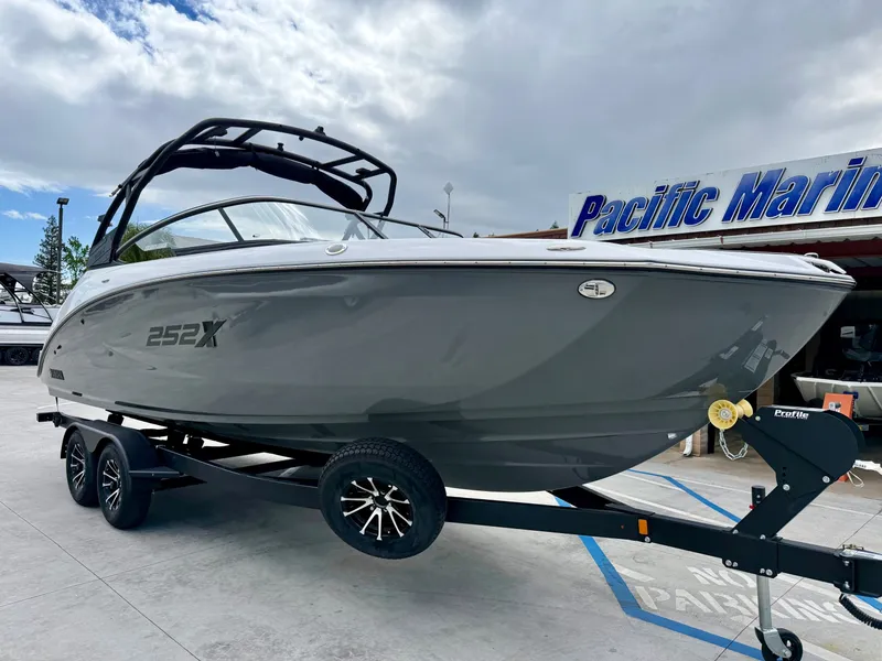 Slide: The Image of Yamaha 252 XE w/ Twin 1.8L Yamahas! 2025 - 9