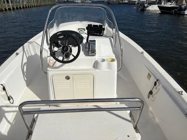 Slide: The Image of Boston Whaler Dauntless 2002 - 6