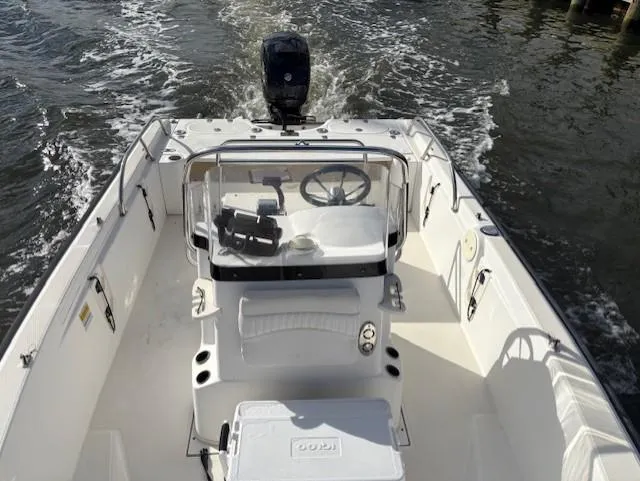 Slide: The Image of Boston Whaler Dauntless 2002 - 7