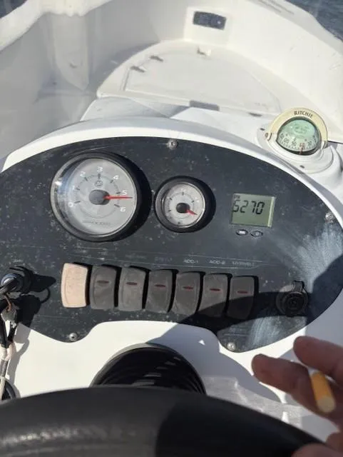 Slide: The Image of Boston Whaler Dauntless 2002 - 8