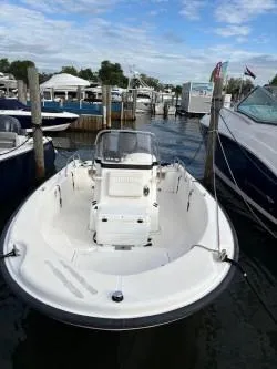 Slide: The Image of Boston Whaler Dauntless 2002 - 9