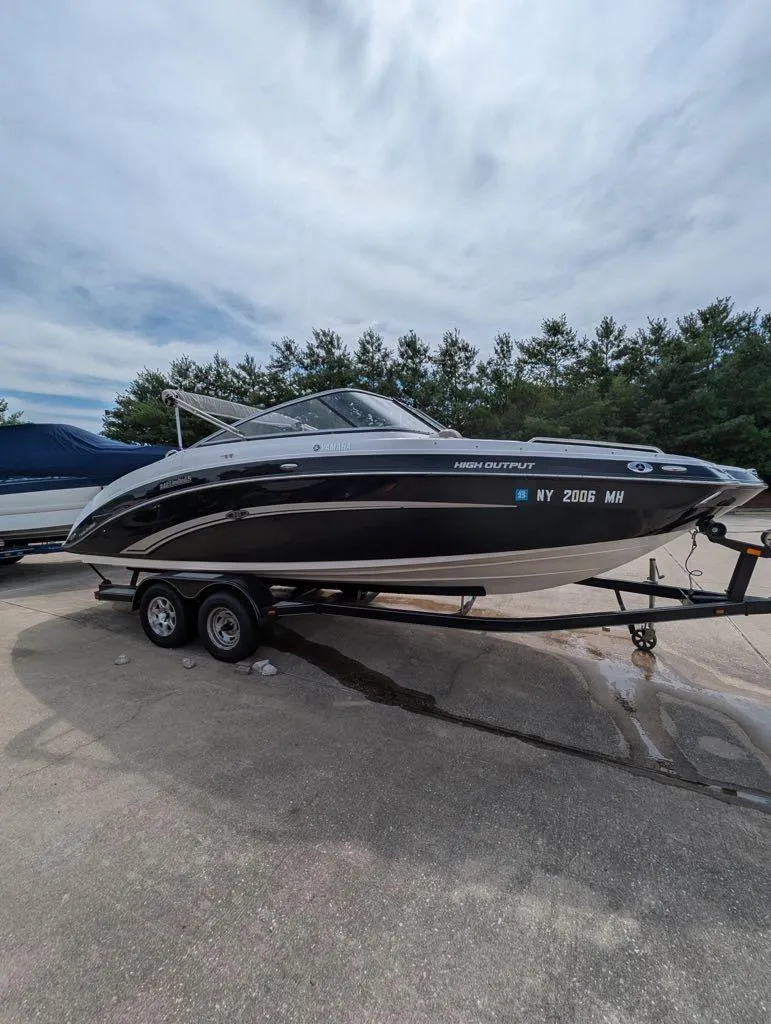 The Image of Yamaha 242 Limited 2010 - 1