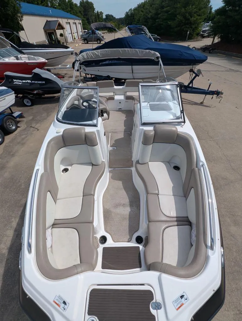 Slide: The Image of Yamaha 242 Limited 2010 - 5