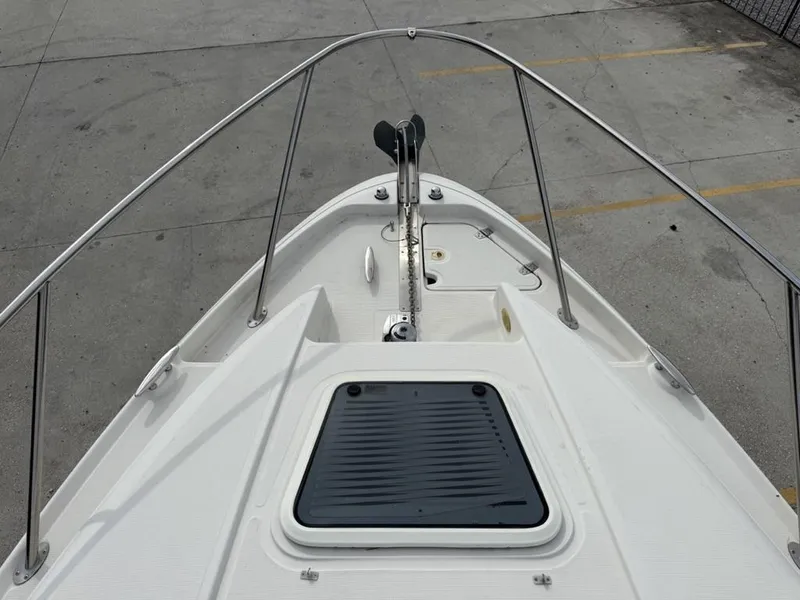 Slide: The Image of Regal Commodore 2765 2001 - 13