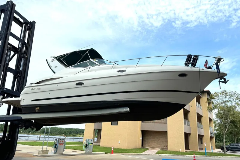 Slide: The Image of Cruisers 320 Express 2004 - 20