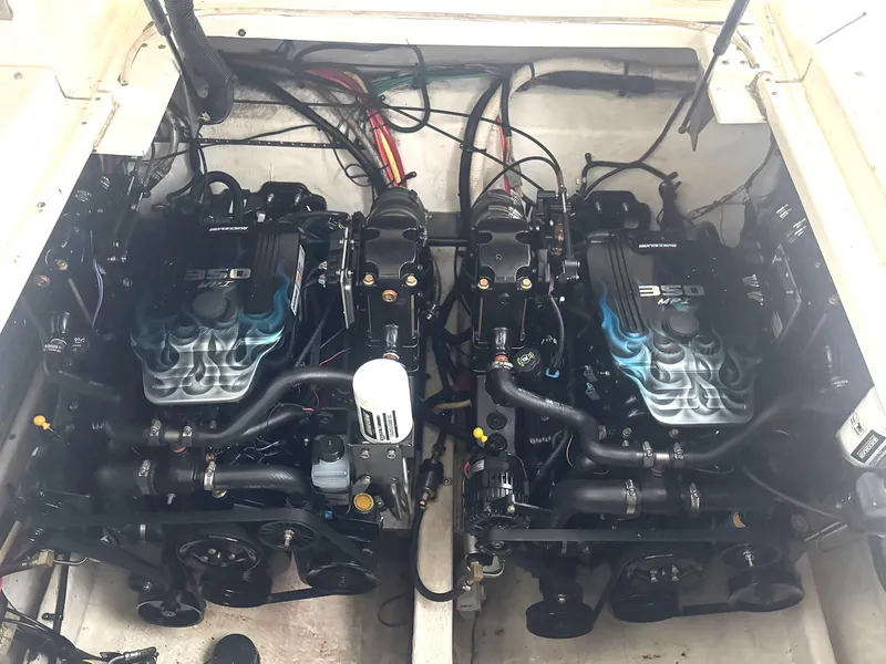 Slide: The Image of Cruisers 320 Express 2004 - 3