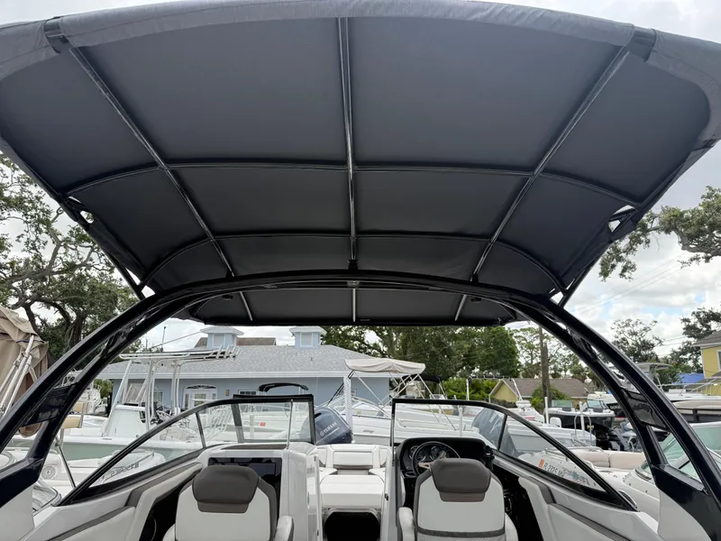 Slide: The Image of 2016 Yamaha Boats 242 Limited S E-Series with canopy, interior view. - 16