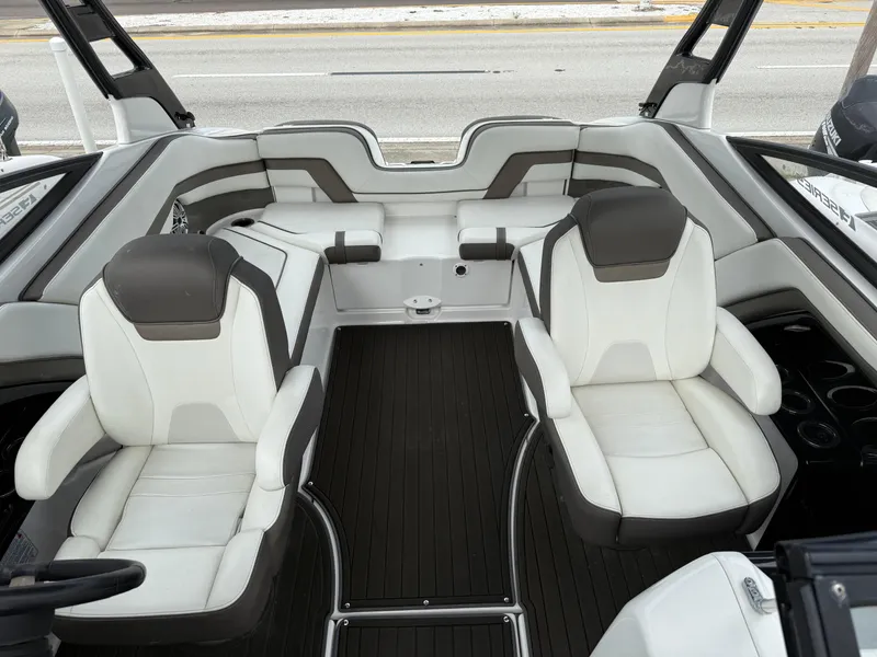 Slide: The Image of 2016 Yamaha Boats 242 Limited S E-Series interior with white and gray seating. - 21