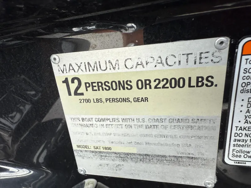 Slide: The Image of 2016 Yamaha Boats 242 Limited S E-Series capacity plate, 12 persons or 2200 lbs. - 27