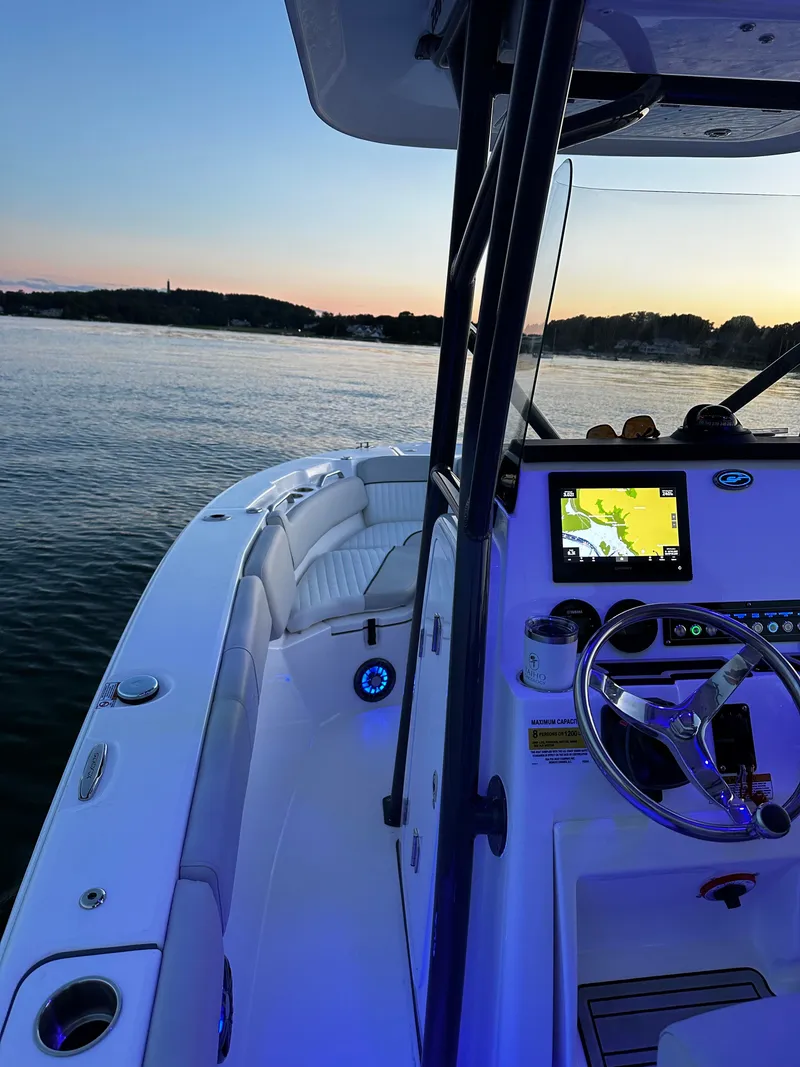 Slide: The Image of Sea Fox 228 Commander 2024 - 10