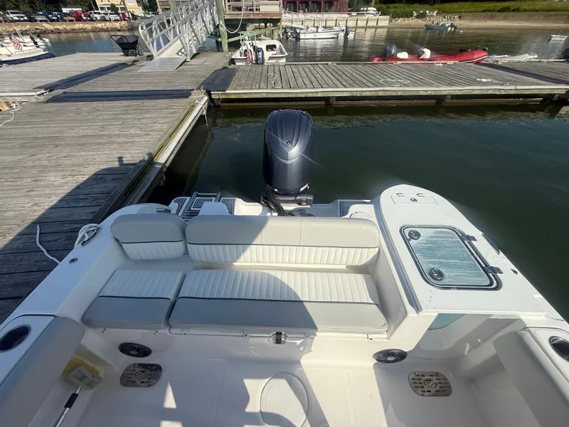 Slide: The Image of Sea Fox 228 Commander 2024 - 3
