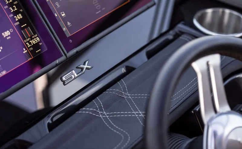 Slide: The Image of Sea Ray SLX 260 Surf 2025 - 11