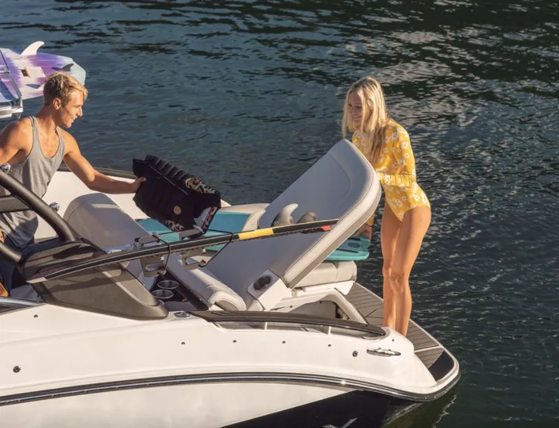 Slide: The Image of Sea Ray SLX 260 Surf 2025 - 14