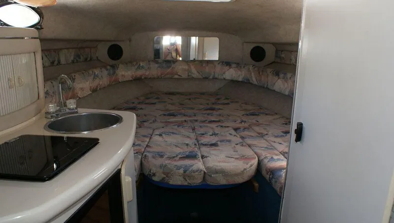 Slide: The Image of Sea Ray Sundancer 1995 - 13