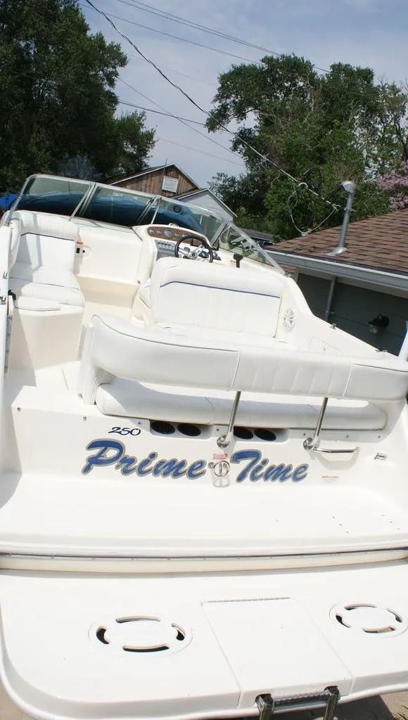 Slide: The Image of Sea Ray Sundancer 1995 - 19