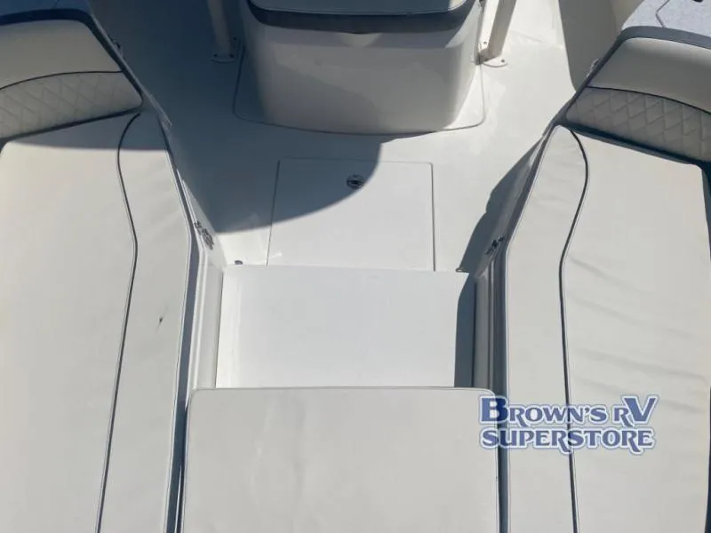 Slide: The Image of Stingray 236 2023 - 10