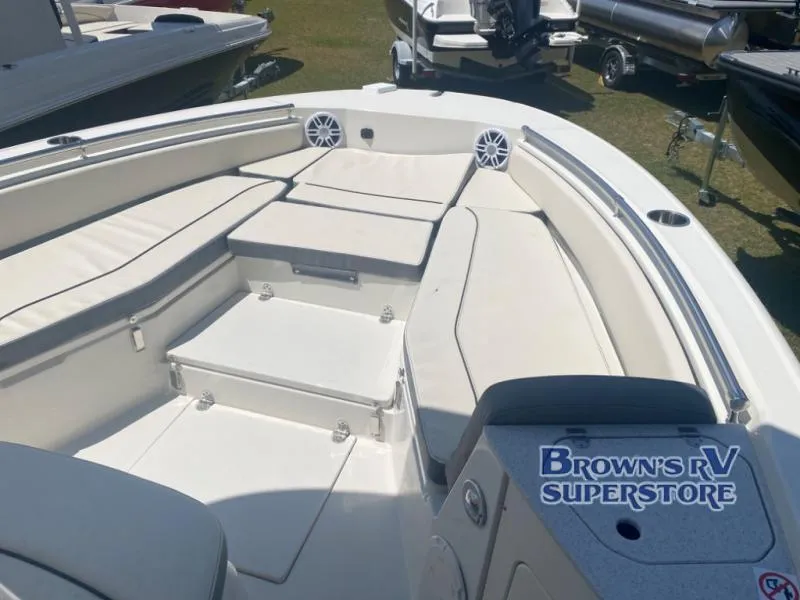 Slide: The Image of Stingray 236 2023 - 8