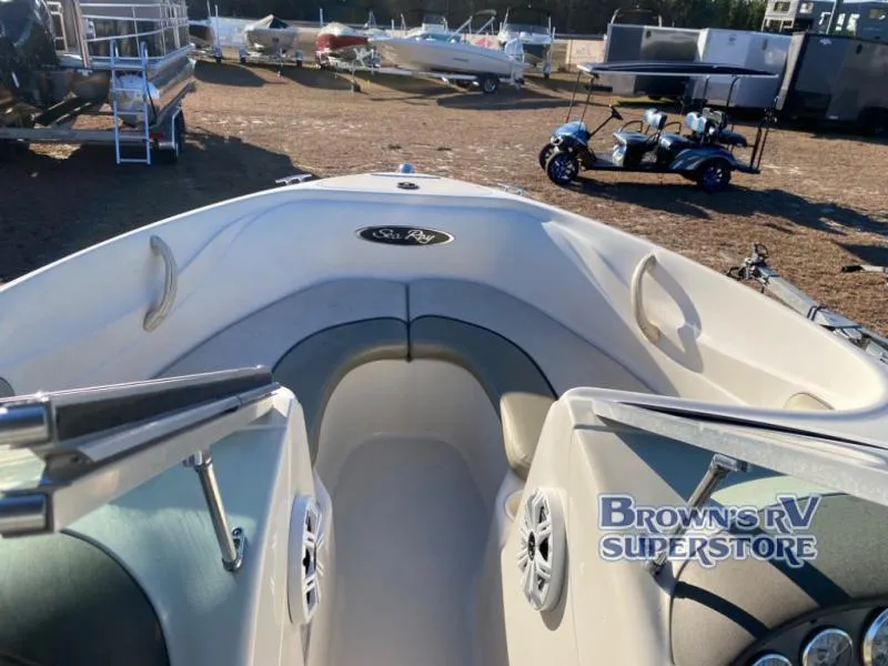 Slide: The Image of Sea Ray 185 2005 - 10