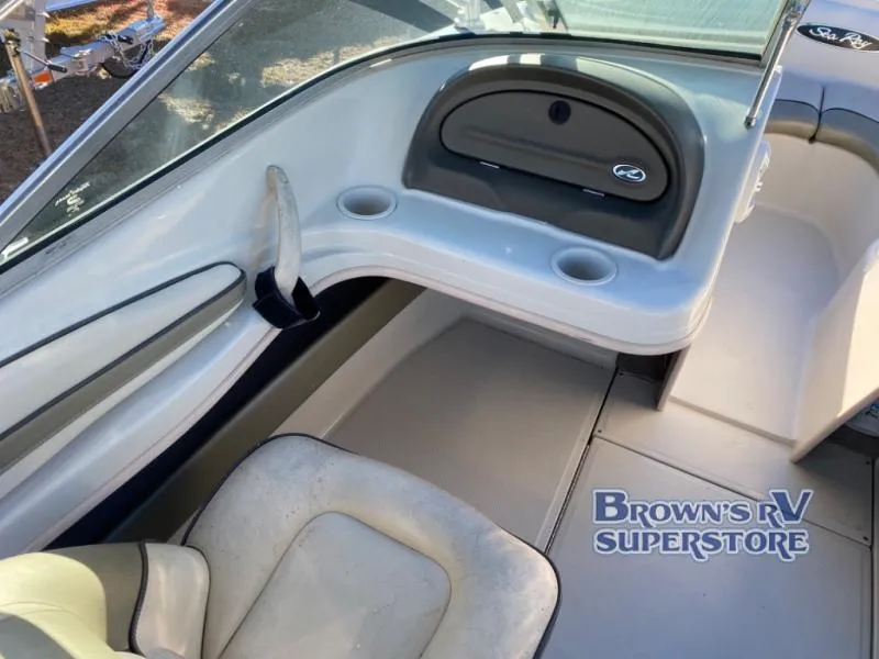 Slide: The Image of Sea Ray 185 2005 - 9