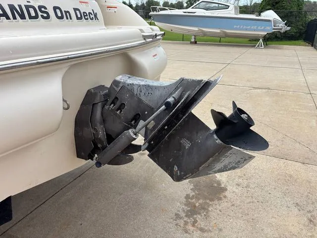 Slide: The Image of Larson Escape 234 2003 - 15