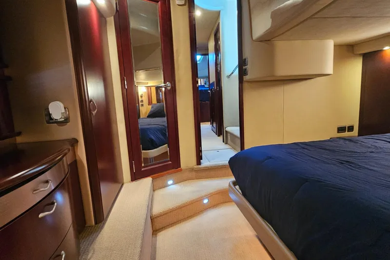 Slide: The Image of Sea Ray 580 Sedan Bridge 2006 - 50