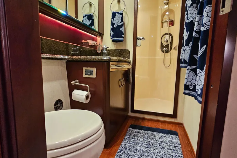 Slide: The Image of Sea Ray 580 Sedan Bridge 2006 - 51