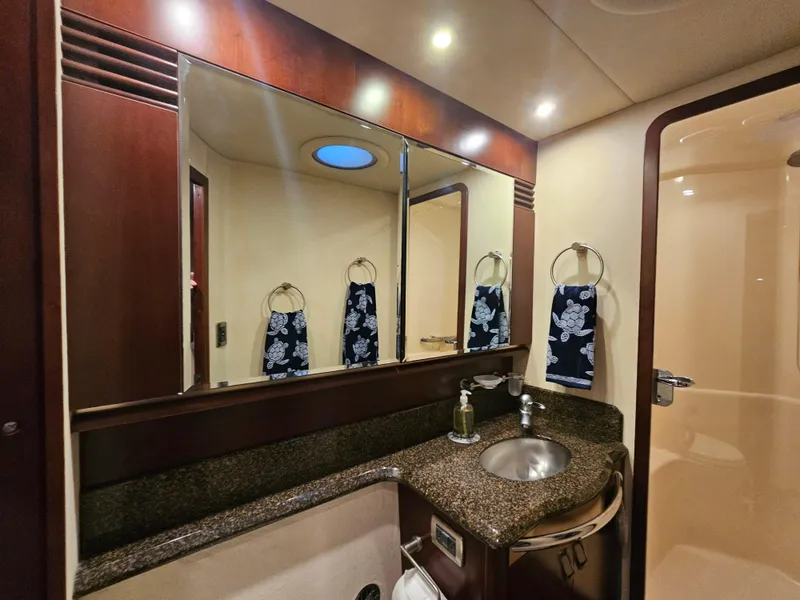 Slide: The Image of Sea Ray 580 Sedan Bridge 2006 - 53