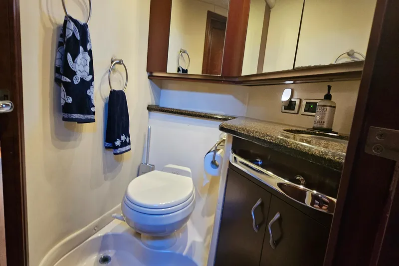 Slide: The Image of Sea Ray 580 Sedan Bridge 2006 - 55