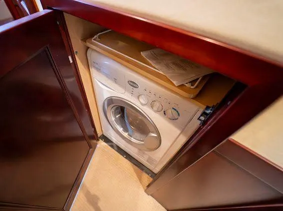 Slide: The Image of Sea Ray 580 Sedan Bridge 2006 - 59