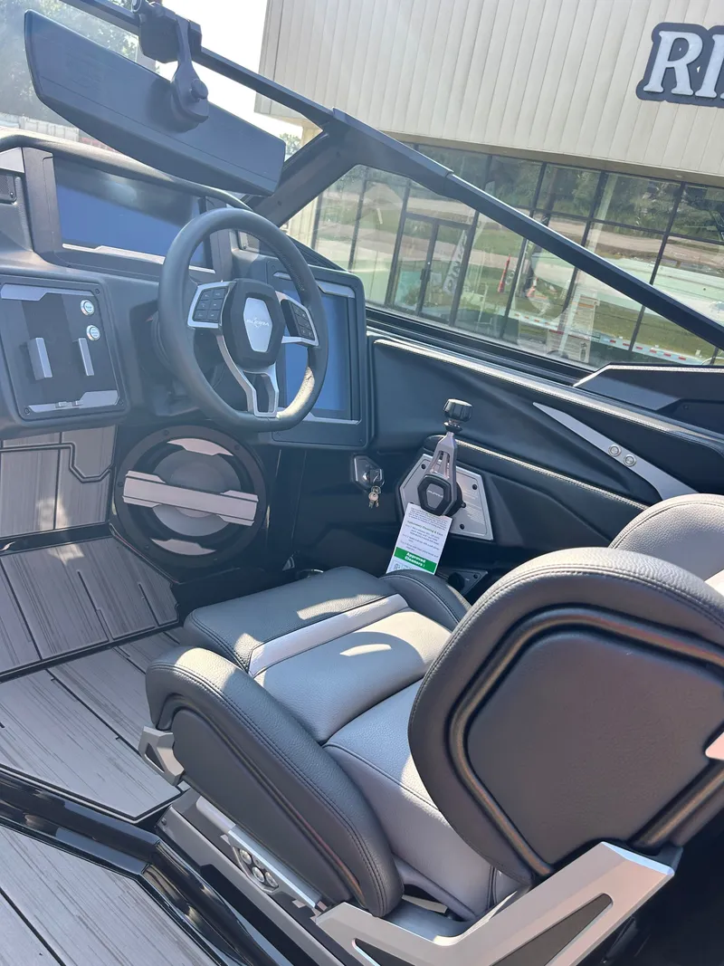 Slide: The Image of Supra SE 550 2025 - 16