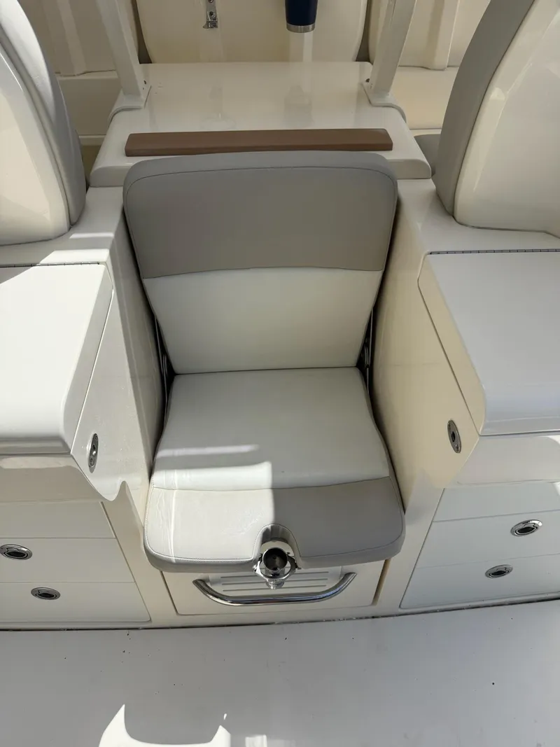 Slide: The Image of Scout 420 LXF 2019 - 52