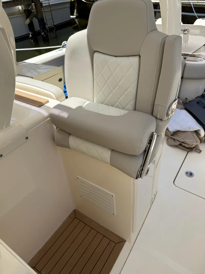 Slide: The Image of Scout 420 LXF 2019 - 56