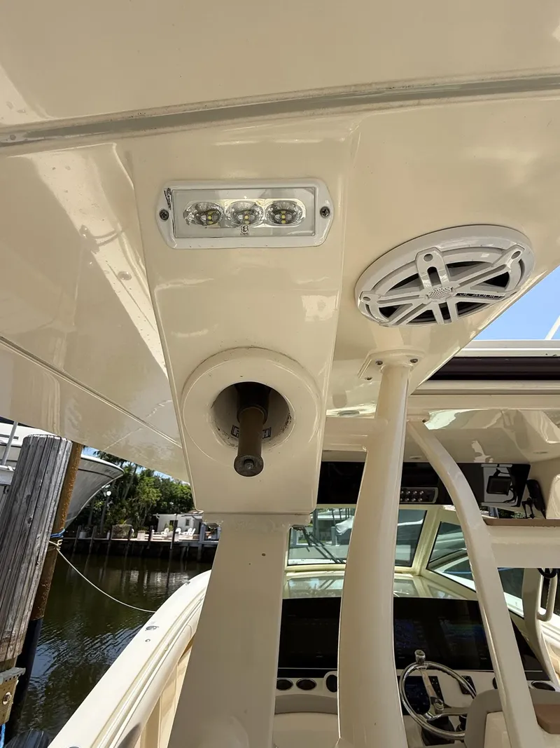 Slide: The Image of Scout 420 LXF 2019 - 66