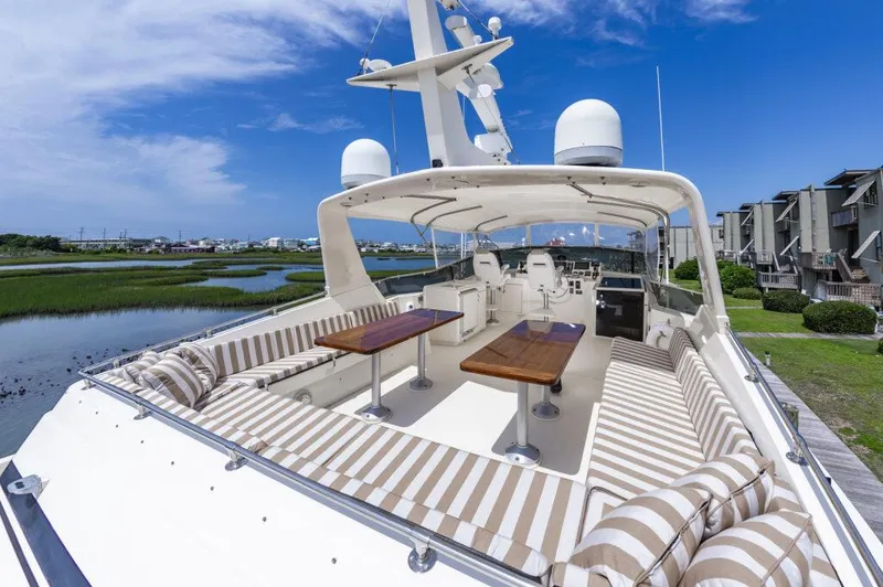 Slide: The Image of Hatteras 70 Cockpit Motoryacht 1991 - 12