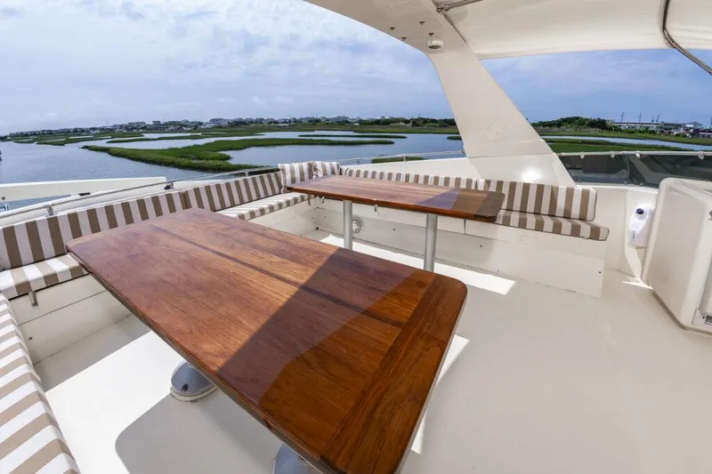 Slide: The Image of Hatteras 70 Cockpit Motoryacht 1991 - 23
