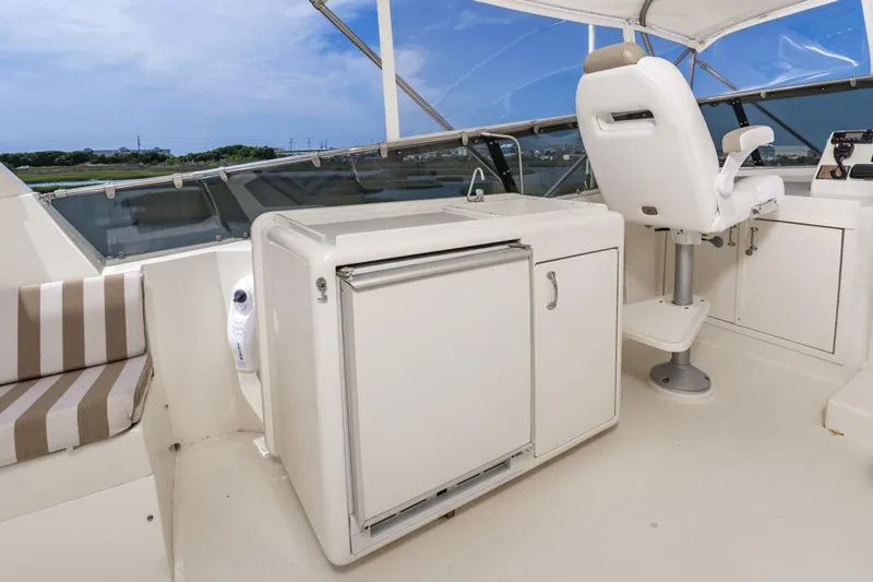 Slide: The Image of Hatteras 70 Cockpit Motoryacht 1991 - 30