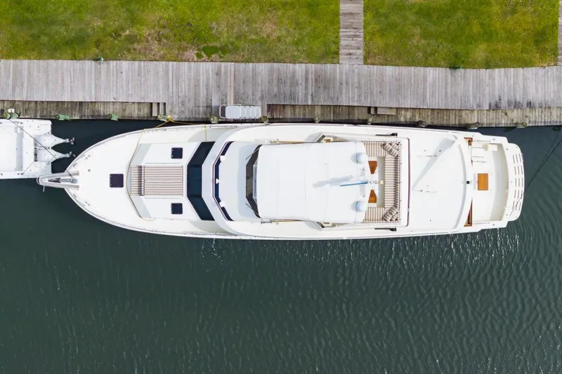 Slide: The Image of Hatteras 70 Cockpit Motoryacht 1991 - 4