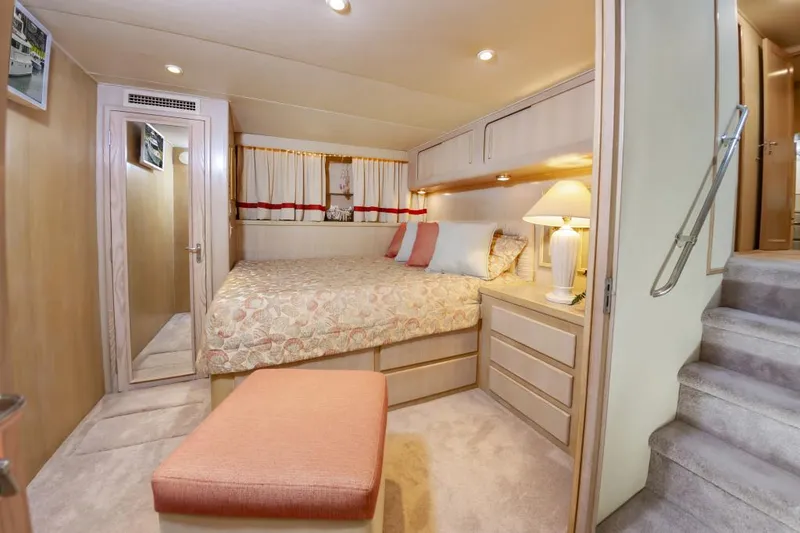 Slide: The Image of Hatteras 70 Cockpit Motoryacht 1991 - 59