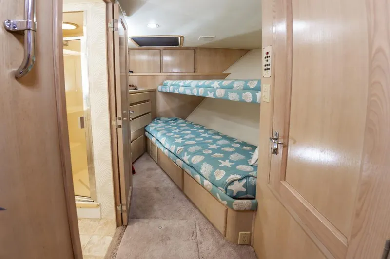 Slide: The Image of Hatteras 70 Cockpit Motoryacht 1991 - 61