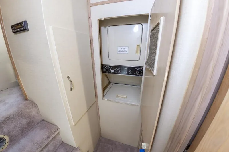 Slide: The Image of Hatteras 70 Cockpit Motoryacht 1991 - 62