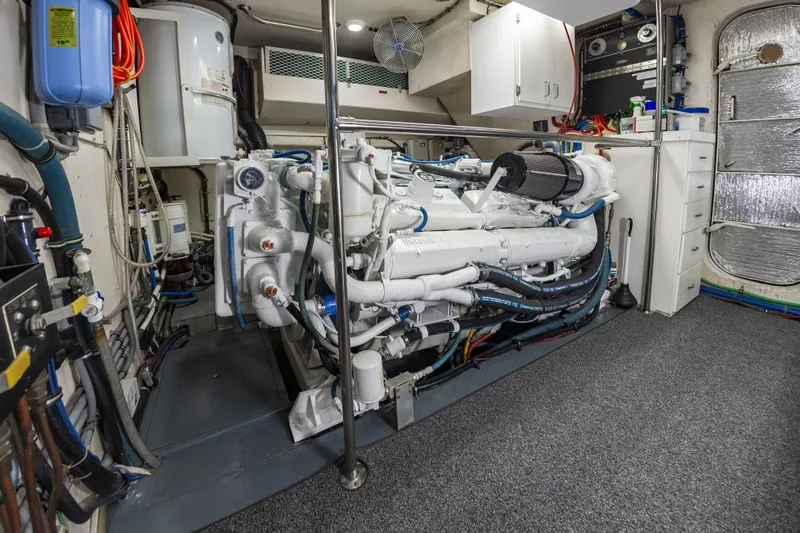 Slide: The Image of Hatteras 70 Cockpit Motoryacht 1991 - 66