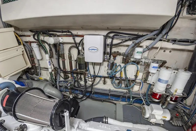 Slide: The Image of Hatteras 70 Cockpit Motoryacht 1991 - 75