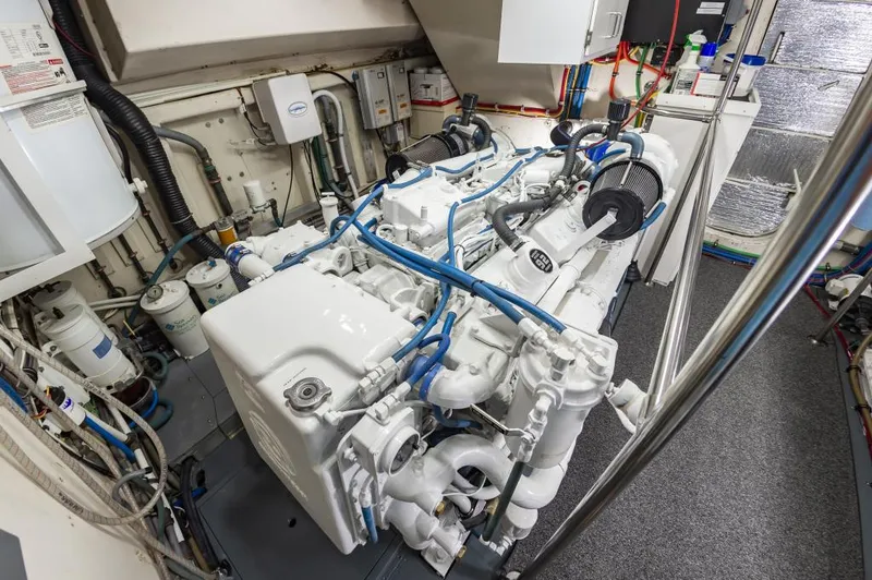 Slide: The Image of Hatteras 70 Cockpit Motoryacht 1991 - 77