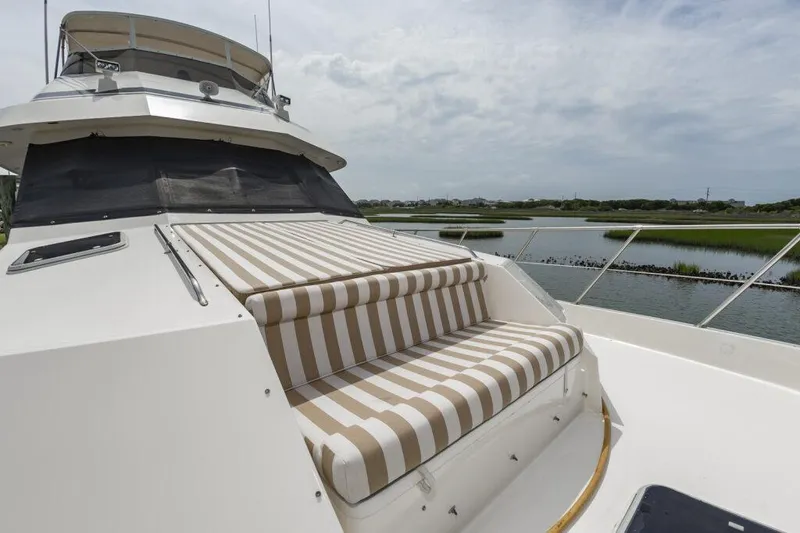 Slide: The Image of Hatteras 70 Cockpit Motoryacht 1991 - 9
