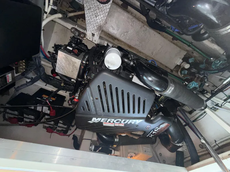 Slide: The Image of Sea Ray 380 Sundancer 2003 - 26