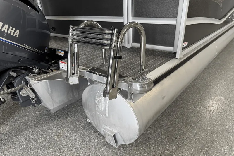 Slide: The Image of Premier 230 Sunsation 2023 - 15