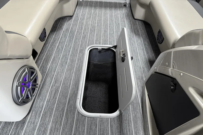 Slide: The Image of Premier 230 Sunsation 2023 - 53