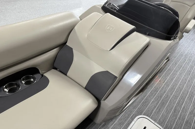 Slide: The Image of Premier 230 Sunsation 2023 - 65