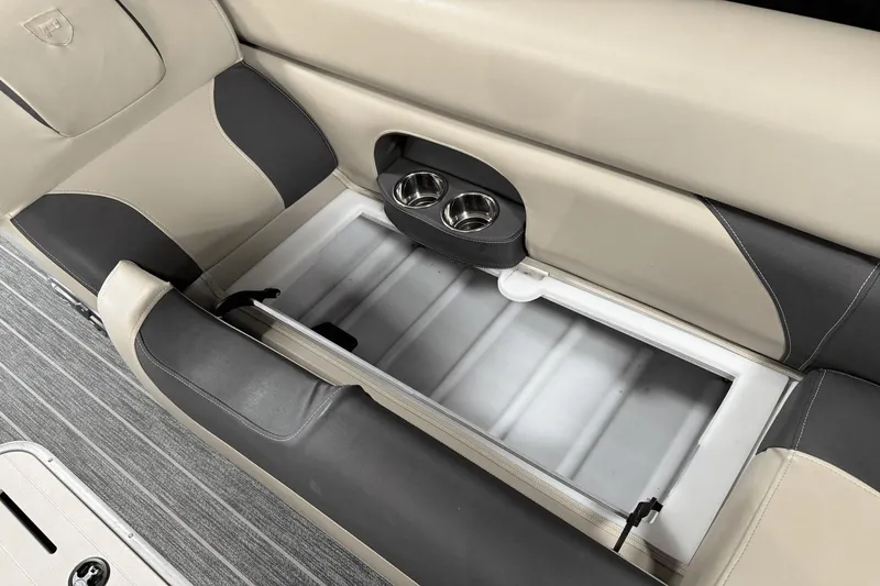 Slide: The Image of Premier 230 Sunsation 2023 - 60