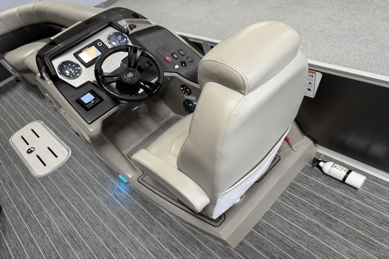 Slide: The Image of Premier 230 Sunsation 2023 - 36